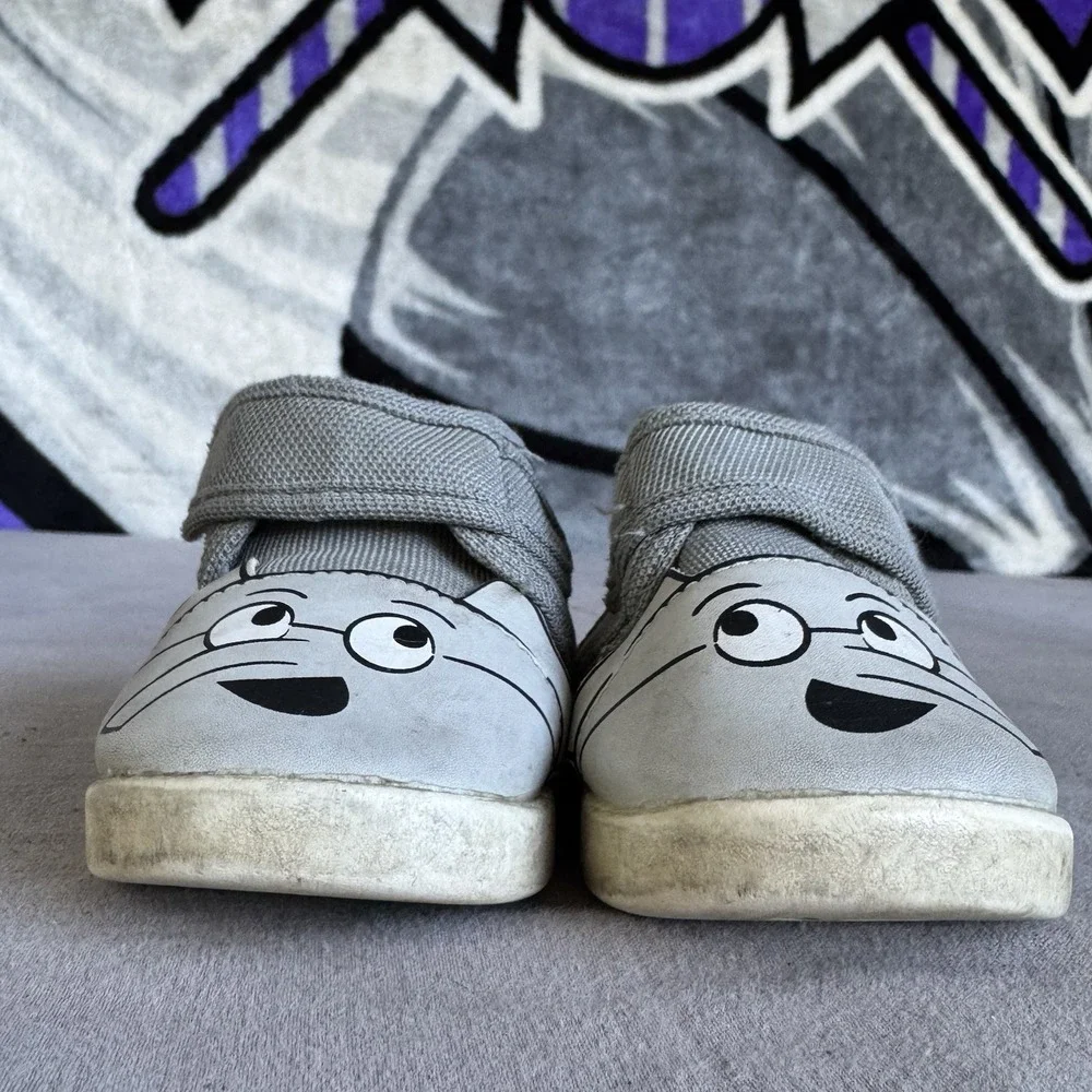 Size 4c - ikiki Mo Willems' Elephant Gerald Squeaky Toddler Shoes V1‎ | Gray